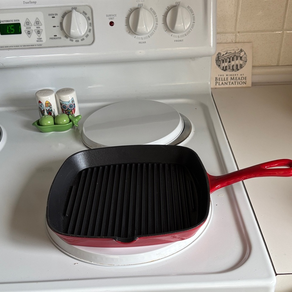 Cuisinart Red Grill Pan. Pre-owned but never used.